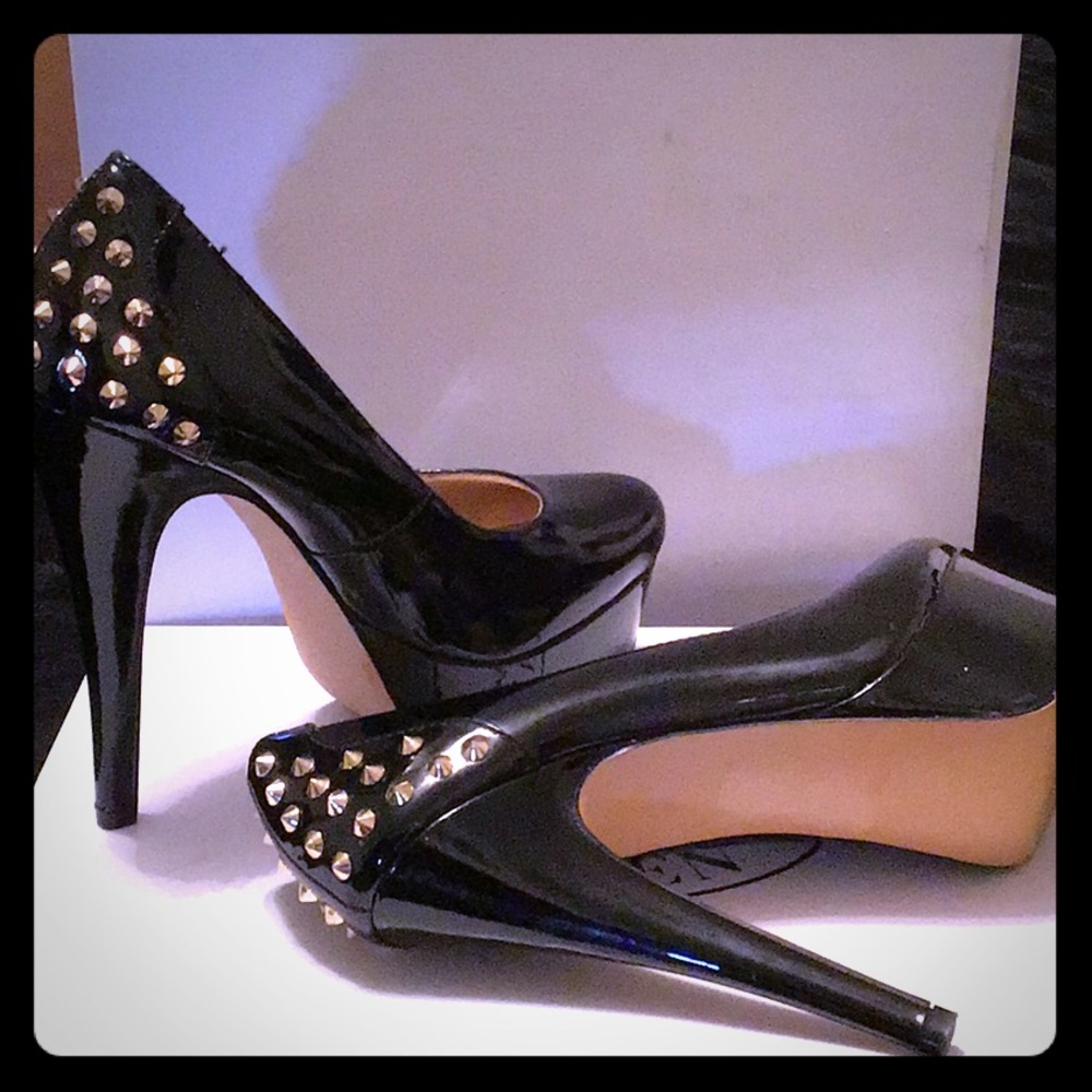 Steve Madden Spike Black Patent Platform Smoking Hot heel
